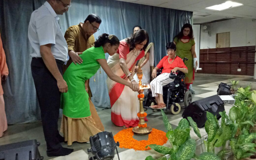 The first Mother Healed Her Daughter from Cerebral Palsy